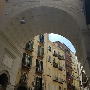 Chiaia 100 , Napoli Italia
