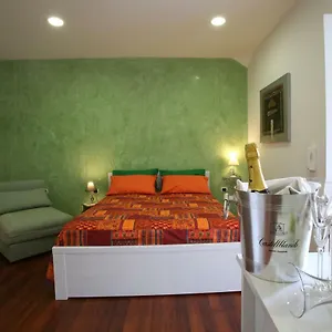 Casa Broggia , Napoli Italia